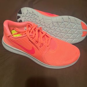 Women’s Nike Run Free & Flex size 10 shoe